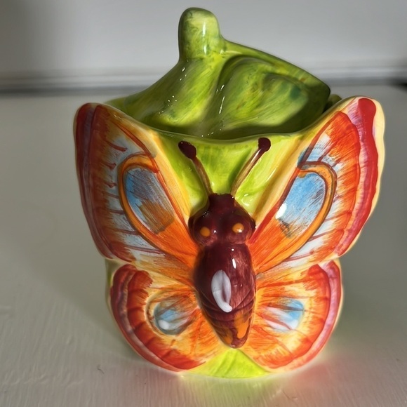 La Dolce Vita Free Flight Collection Butterfly in Cabbage - Picture 7 of 11